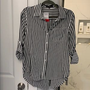 Black and white striped button down shirt sz M NWT